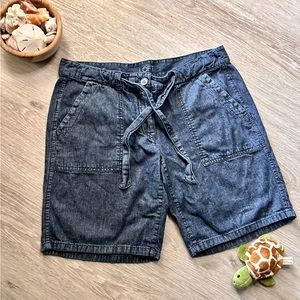 Loft size 6 women’s shorts.